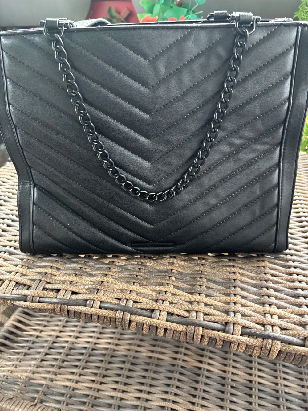 Quilted Chevron Chain-Handle Tote Bag - Black